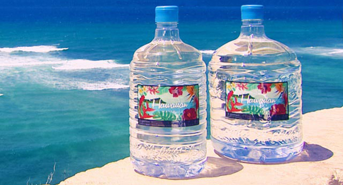 常夏の島・ハワイで採取・ボトル詰めしたお水をそのまま配送
